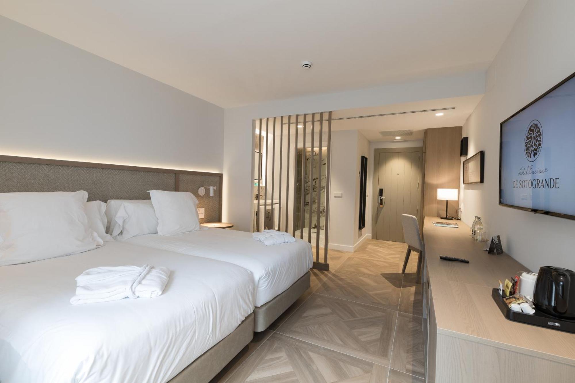 Hotel Encinar De Сотогранде Екстериор снимка